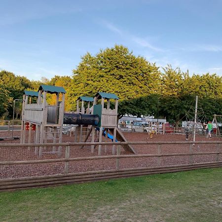Norfolk Caravan Staycation Pet Friendly Belton with Browston Экстерьер фото