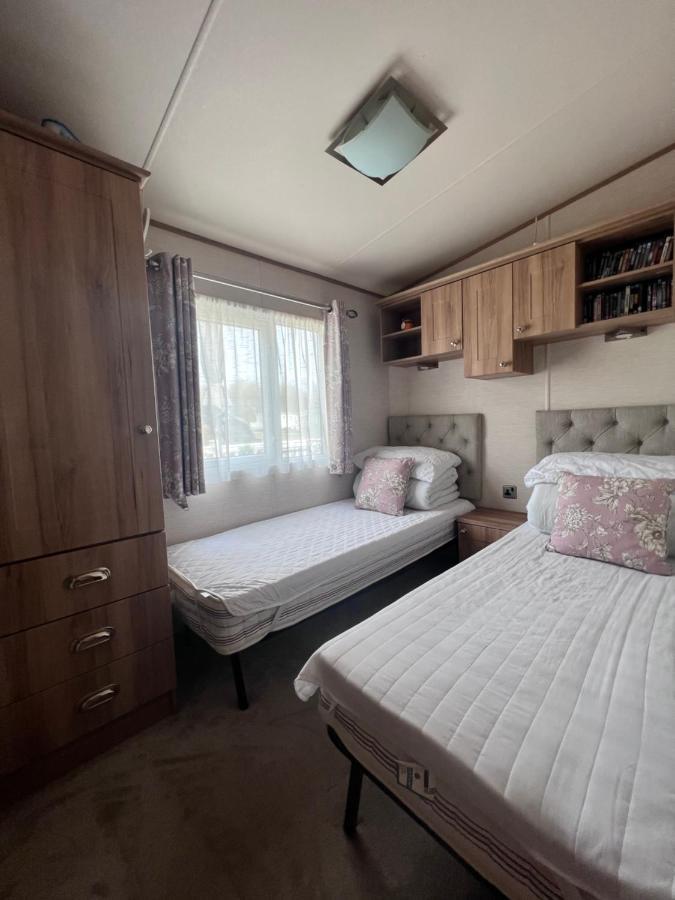 Norfolk Caravan Staycation Pet Friendly Belton with Browston Экстерьер фото