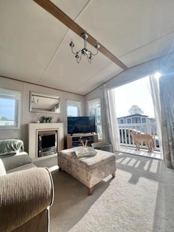 Norfolk Caravan Staycation Pet Friendly Belton with Browston Экстерьер фото